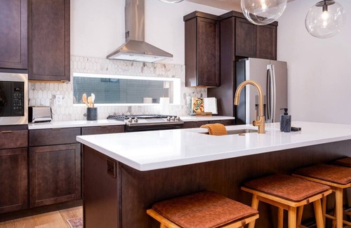 Mountain Green House | Modern Mountain Escape R5054|Snowbasin Ski Getaway