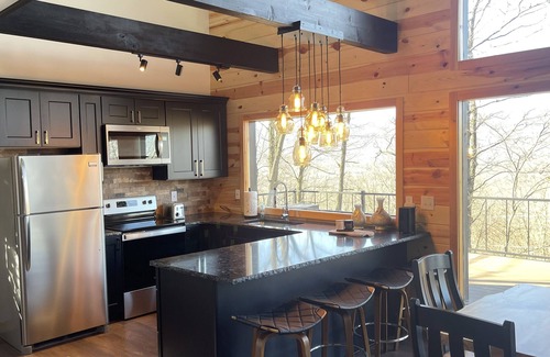 James Creek House | Modern Mountainside Retreat with Hot Tub, Wifi, Kitchen, & Scenic Views