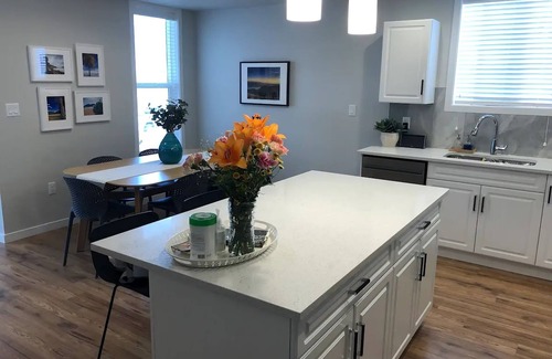 Okanagan-Similkameen House | Modern, New 3 bedroom Oasis