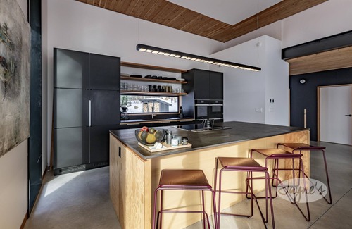 Minett Cottage | Modern new 4 bed 3 bath cottage on Bruce Lake, SE Exposure, 370ft frontage