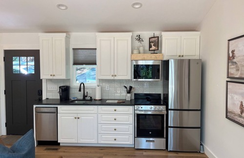 Cleveland Cabin | Modern New Construction near Dahlonega and Helen