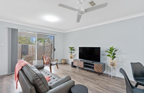 North Booval Apartment | Modern New Townhouse in Booval