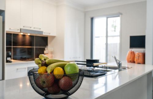 North Booval Apartment | Modern New Townhouse in Booval