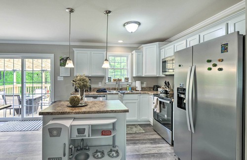 Meadows House | Modern Northfield Family Cabin w/Hot Tub!