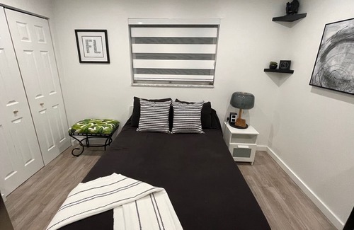 Coral Springs House | Modern Oasis for a Long Stay