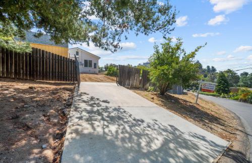 Mount Helix House | Modern Oasis New 2BR in La Mesa