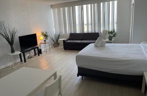 West Avenue Apartment | Modern one bedroom apartment
