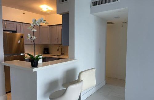 West Avenue Apartment | Modern one bedroom apartment
