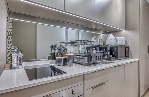 Greater Johannesburg Metropolitan Area Apartment | Modern One Rosebank Studio Apartment 456