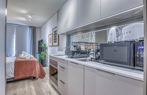 Greater Johannesburg Metropolitan Area Apartment | Modern One Rosebank Studio Apartment 456