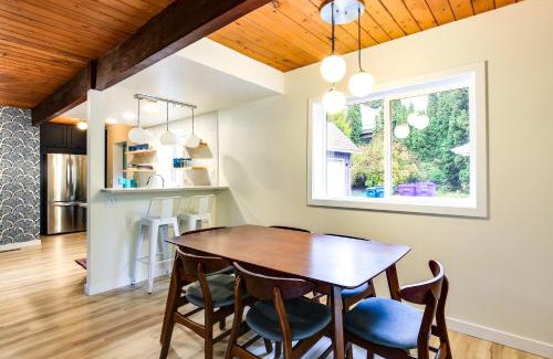 Carver House | Modern Oregon Getaway with Fireplace, Yard and Deck