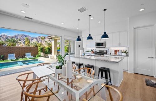 La Quinta House | Modern PGA West Home Stadium Course All the amenities