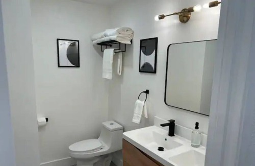 Edenvale House | Modern place with 3 bedrooms & 2 bathrooms