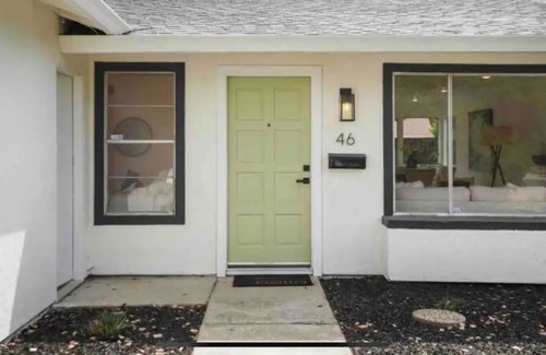 Edenvale House | Modern place with 3 bedrooms & 2 bathrooms
