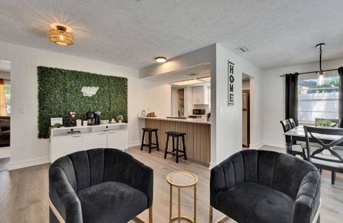 Terrace Park Apartment | Modern Pool Home w/ Game Rm 1 min to Busch Gardens