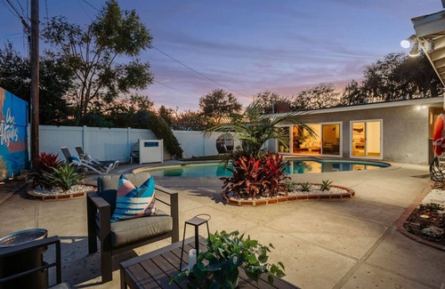 Los Altos House | Modern Pool House - 22min toDisney+W/D+P