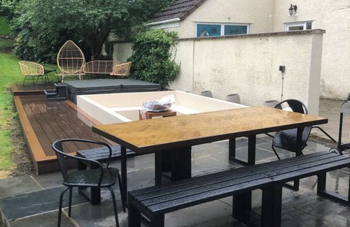 Upton Cheyney House | Modern Property with Indoor Swimming Pool