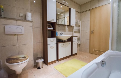 Straßenhaus Apartment | Modern, quiet vacation apartment in Straßenhaus max. 6 persons