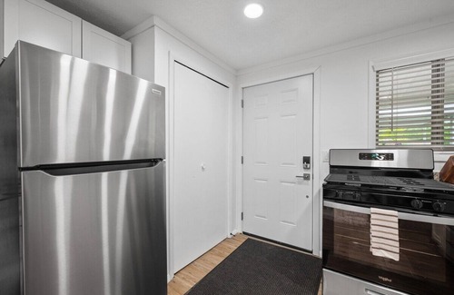 Bakerstown Apartment | Modern & Quiet 1 Bdr Apt in Gibsonia/Pittsburgh