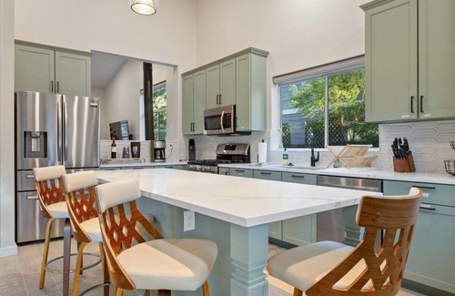 Flagstaff House | Modern+Renovated+5 Mins from Polar Express+ Holiday Availability+Snow Bowl