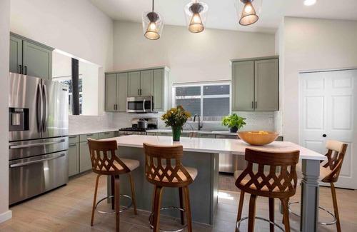 Flagstaff House | Modern+Renovated+5 Mins from Polar Express+ Holiday Availability+Snow Bowl