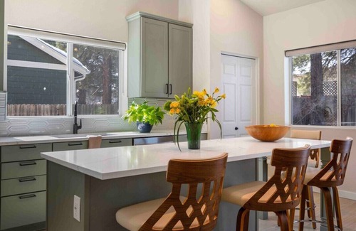 Flagstaff House | Modern+Renovated+5 Mins from Polar Express+ Holiday Availability+Snow Bowl