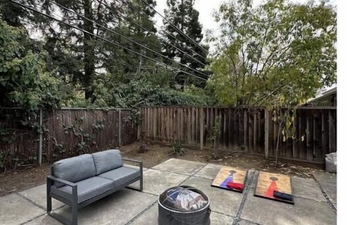 Santa Clara House | Modern, Renovated 5b/3ba near Apple, Kaiser