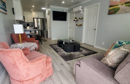 Northwest Torrance House | Modern Residence in Torrance 15 mins from LAX