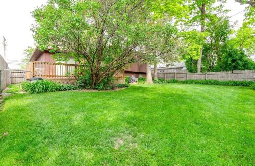 Waukegan Villa | Modern Retreat near Six Flags & Naval Base