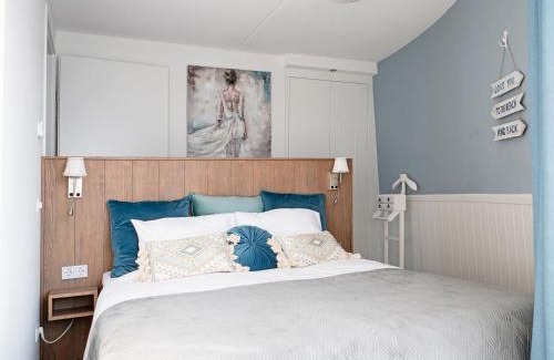 Scherpenisse Apartment | Modern Retreat with Private Sauna