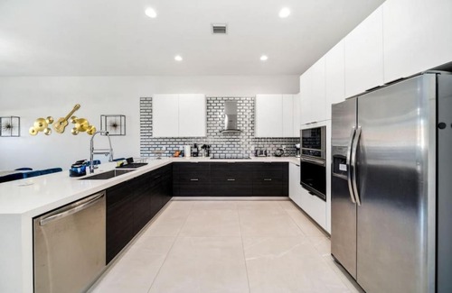 Fort Lauderdale House | Modern RocknHome Near Hard Rock and FLL Airport