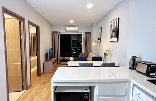 Chang Khlan Apartment | Modern room overlooking the city center Chiang Mai