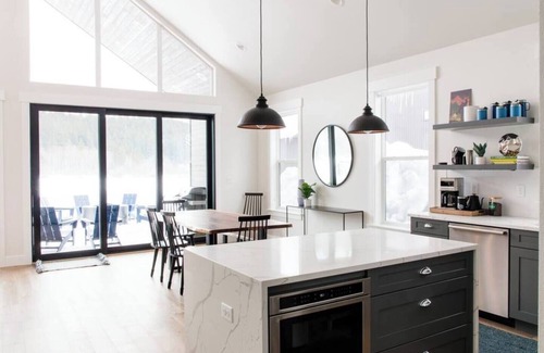 Roslyn Cabin | Modern Scandanavian design meets ultra comfort in this luxury cabin in Suncadia