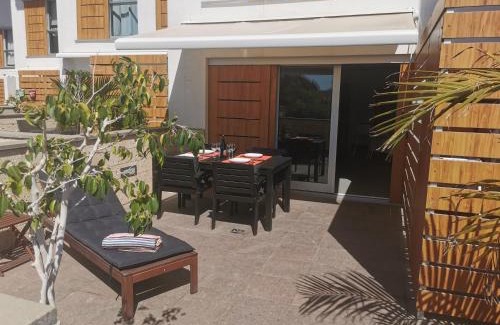 El Medano Apartment | Modern sea view duplex with parking and aircon