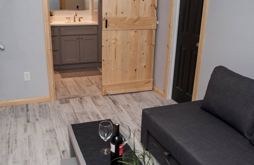 Roxborough House | Modern, Secluded separate entrance getaway in Roxborough