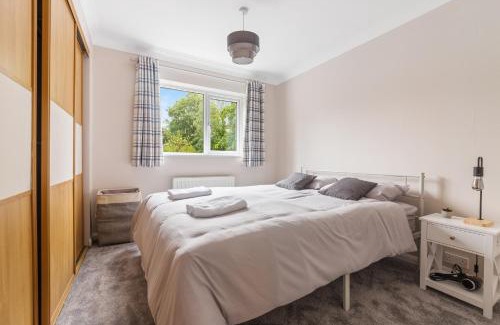 Epsom Apartment | Modern Serenity in Langley Vale