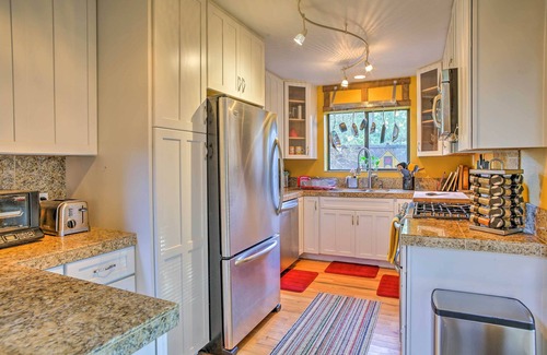 Clinton House | Modern South Whidbey House - Steps to Tidal Flats!