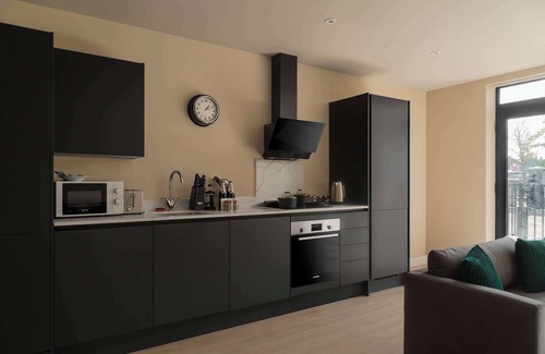 Bloxwich Apartment | Modern & Spacious 1 Bed Apartment in Birmingham
