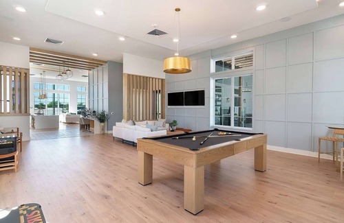 Kyle Apartment | Modern, Spacious 1 bd Apt with Pool, Full Gym & Pet Friendly