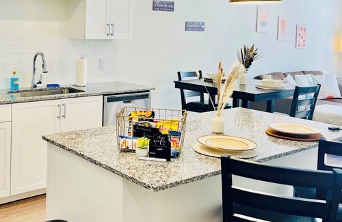 Kyle Apartment | Modern, Spacious 1 bd Apt with Pool, Full Gym & Pet Friendly