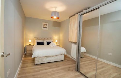 Wolverhampton Apartment | Modern Spacious 2 Bed Apartment Wolverhampton with Free Secure Parking