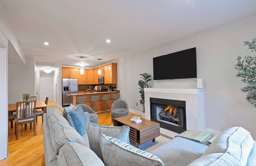 Hoboken Condo | Modern Spacious 3BR Oasis <15 min to PATH