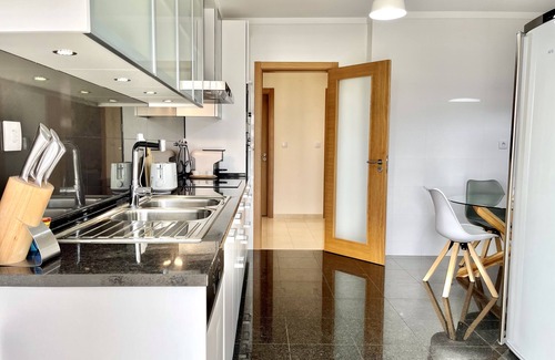 Olivais Apartment | Modern & Spacious APT with River View