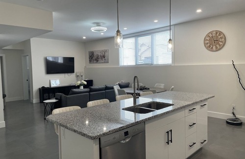 Sudbury Apartment | Modern spacious 2 bedroom apartment, close to all amenities