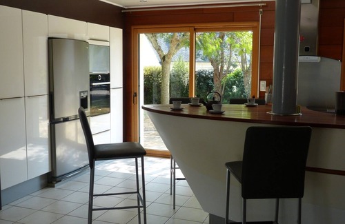 Tregunc House | Modern , spacious detached villa *, private pool, near Concarneau, 24-31/08