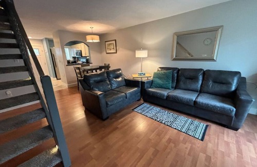 Essex Junction Condo | Modern Spacious Townhouse