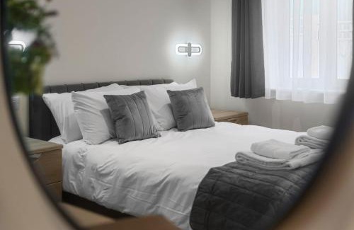 Priors Marston Apartment | Modern Stockton Studio Room, Free WiFi & Parking