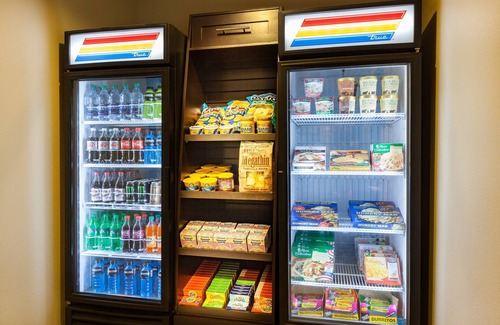 Spring Branch West Apartment | Modern Studio | 24 Hour Business Center + Fitness Center + Outdoor Pool