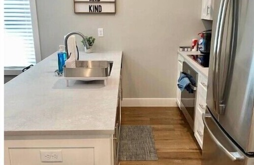 Central West End Apartment | Modern Studio Apartment in Heart of CWEn