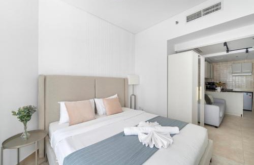 Jumeirah Lake Towers Apartment | Modern Studio Apartment in JLT